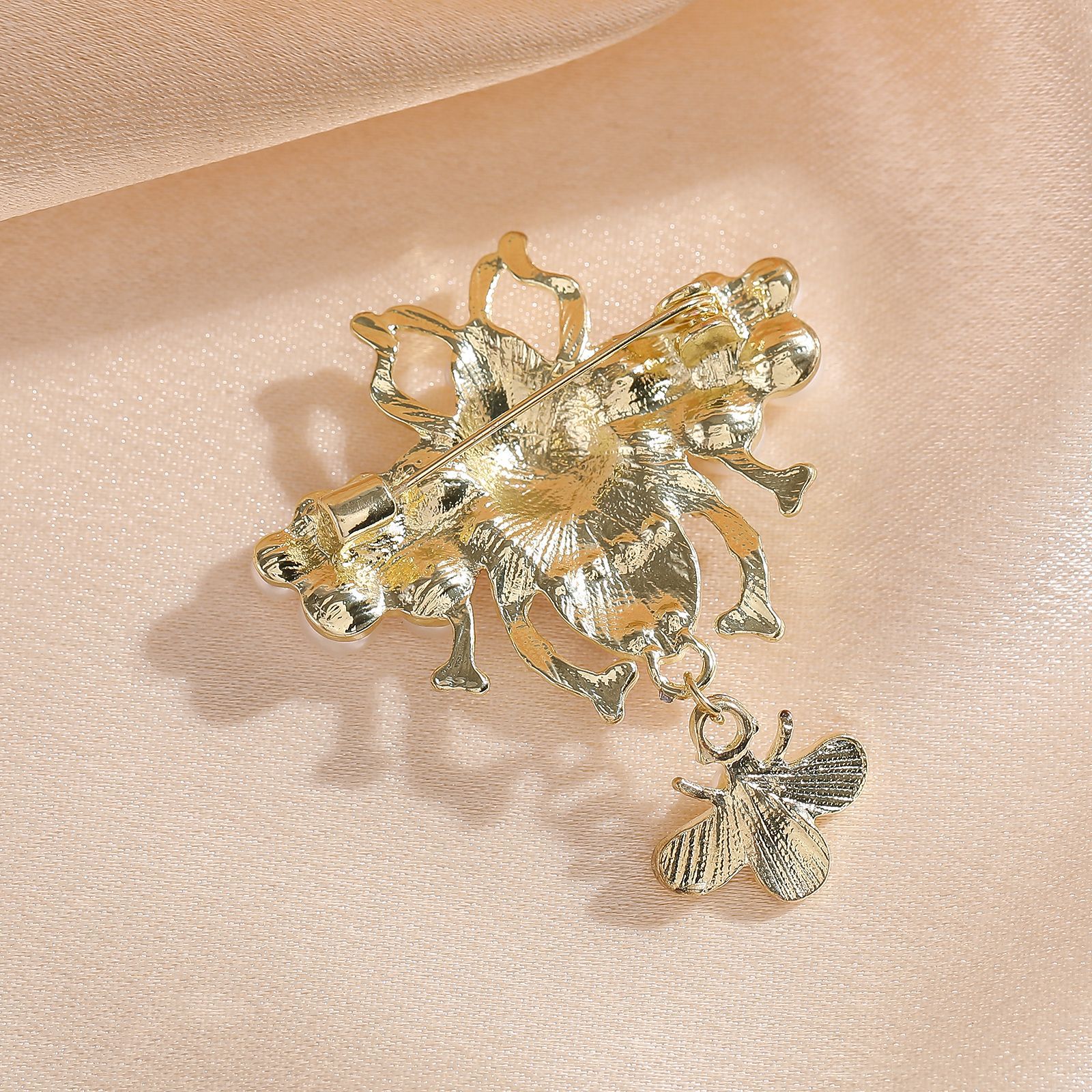 1Pc Vintage Bee Brooch for Wom - Men'S Accessories Trends 2025 reseña y precio